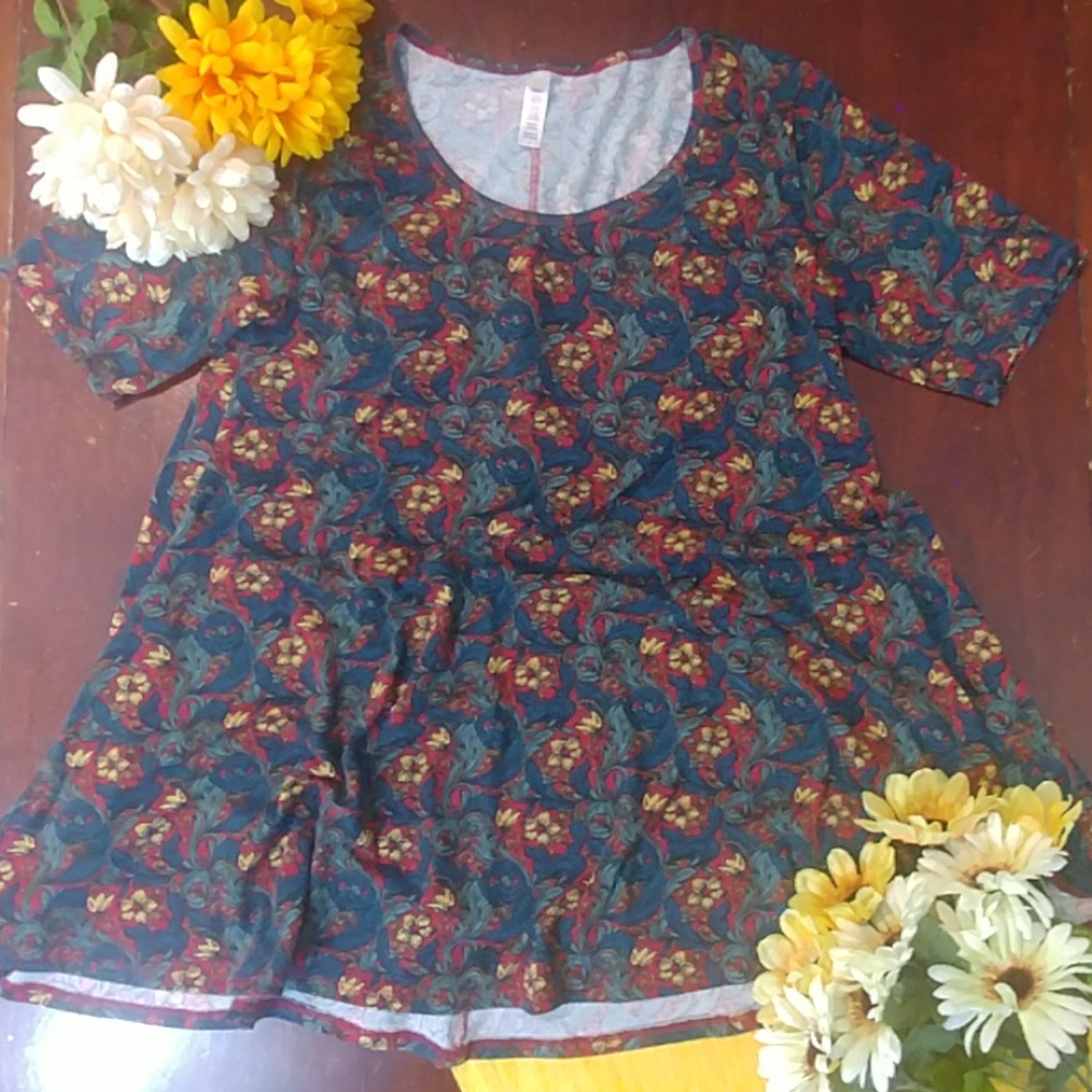 Luluroe Floral Flower Tunic Top